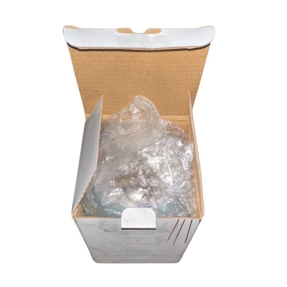 New in Box Chic & Tonic Wine Tumbler Insulated with Lid for Straw Blue Coral - Picture 4 of 4